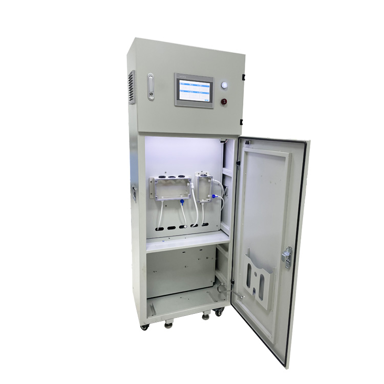 在線水質(zhì)分析儀進行校準